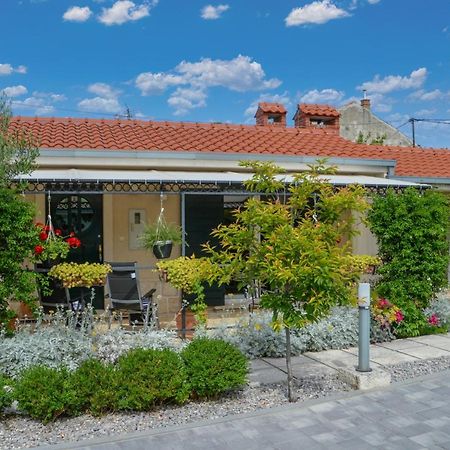 Issa Holiday Home - 3 Min Walk To Beach Kaštela 외부 사진