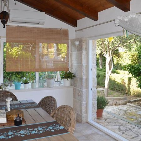 Issa Holiday Home - 3 Min Walk To Beach Kaštela 외부 사진