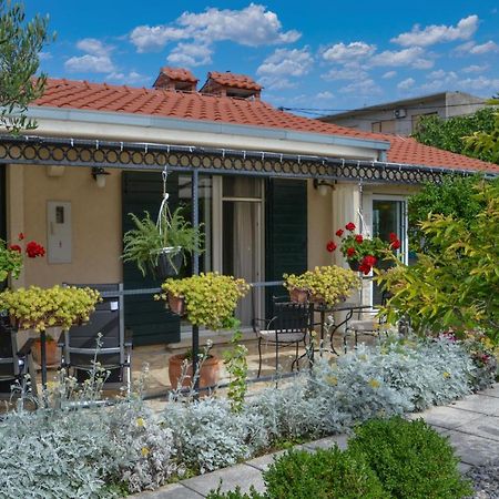 Issa Holiday Home - 3 Min Walk To Beach Kaštela 외부 사진