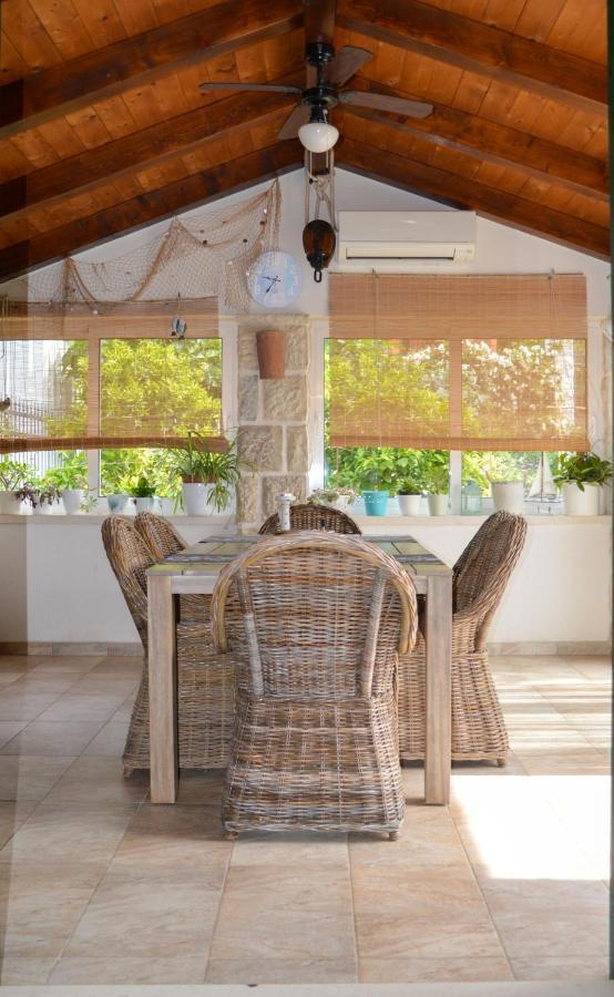 Issa Holiday Home - 3 Min Walk To Beach Kaštela 외부 사진