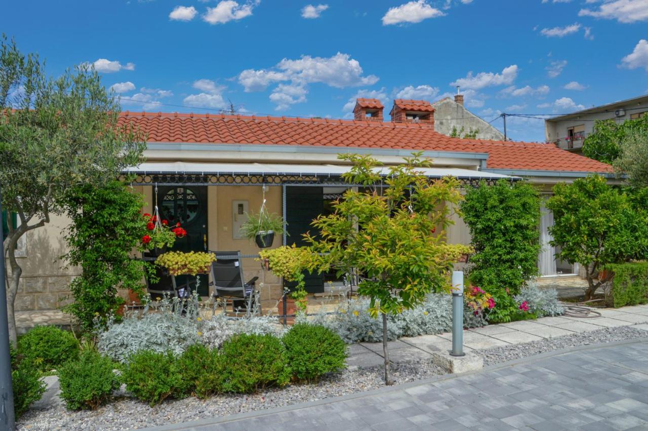 Issa Holiday Home - 3 Min Walk To Beach Kaštela 외부 사진