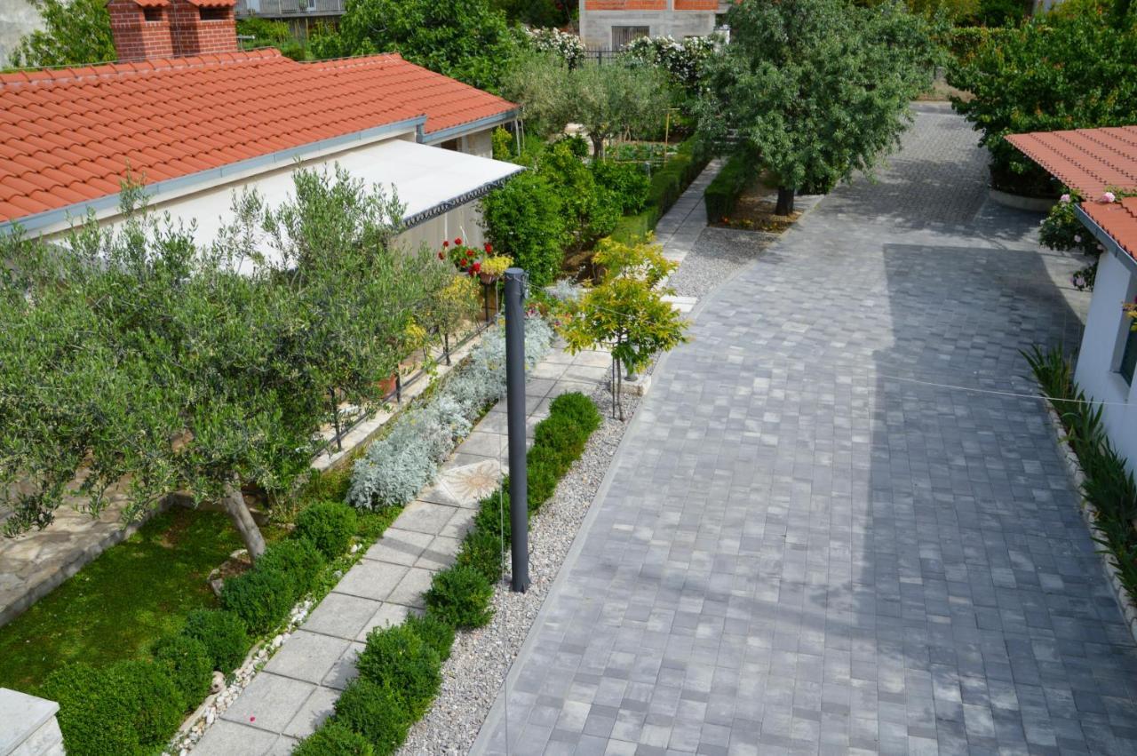 Issa Holiday Home - 3 Min Walk To Beach Kaštela 외부 사진