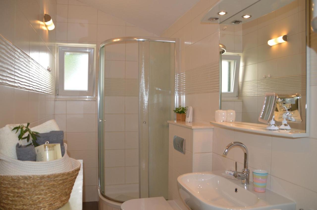 Issa Holiday Home - 3 Min Walk To Beach Kaštela 외부 사진