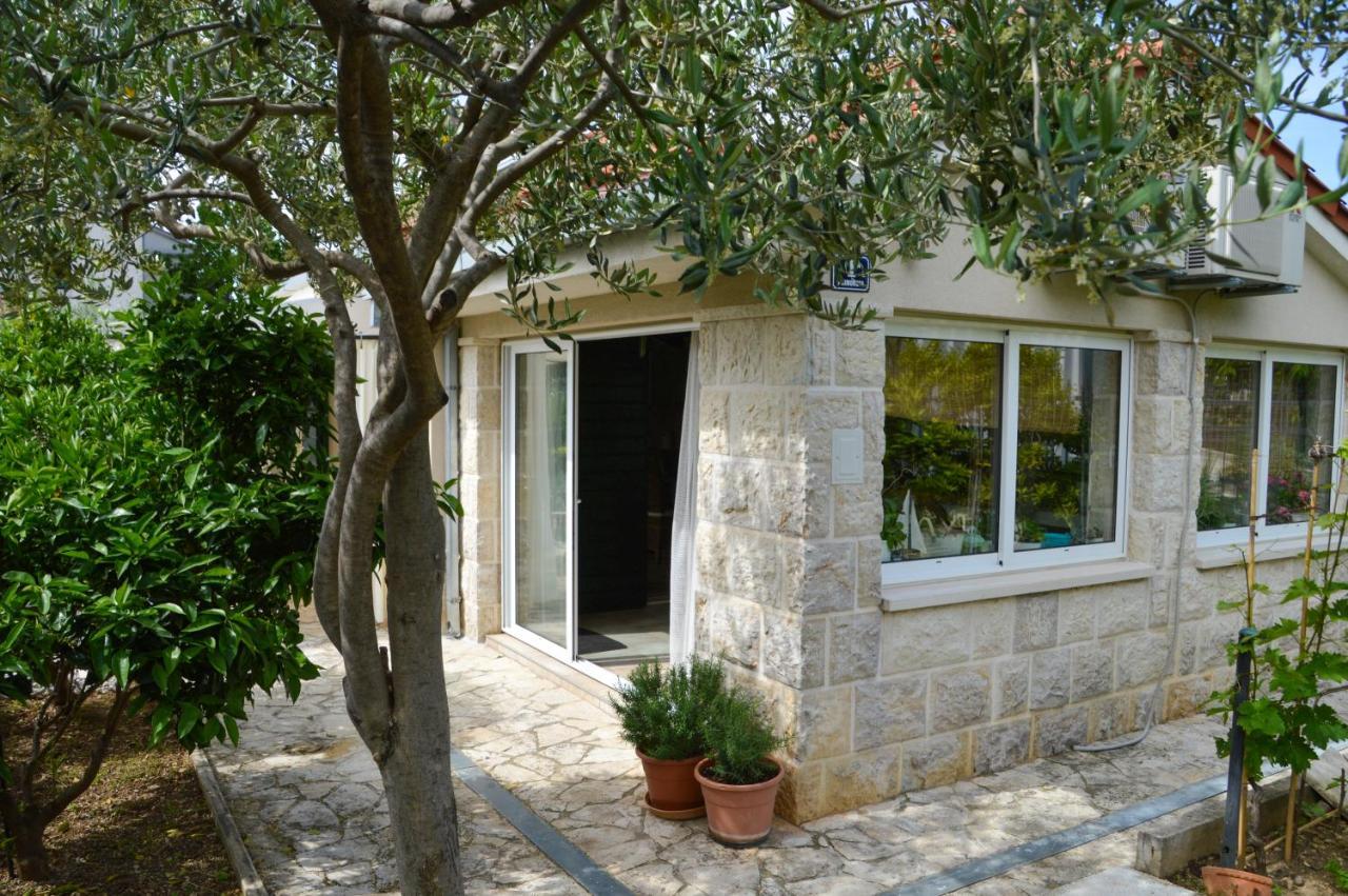 Issa Holiday Home - 3 Min Walk To Beach Kaštela 외부 사진