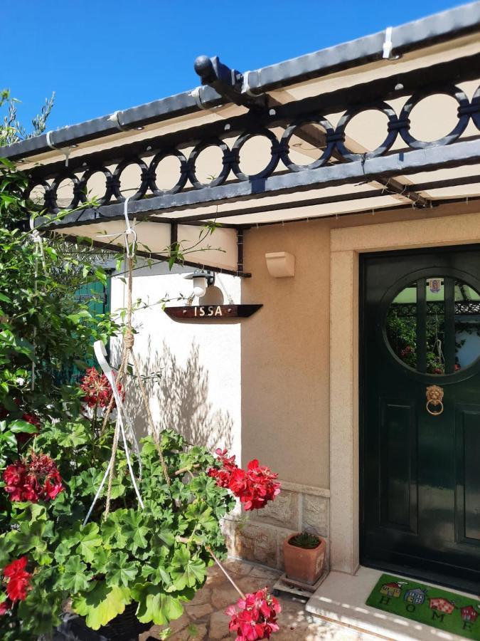 Issa Holiday Home - 3 Min Walk To Beach Kaštela 외부 사진